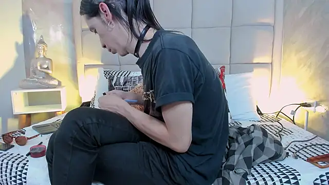 Hecatee 77 online show from 12/13/25, 07:53