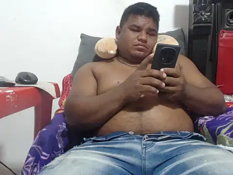 PONSE LATINO online show from 11/25/25, 03:23