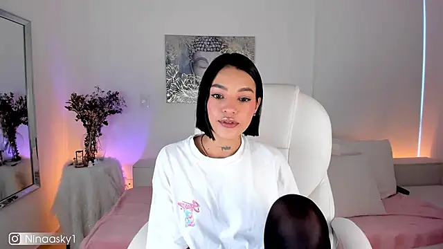 ninaa sky online show from 02/19/25, 12:33