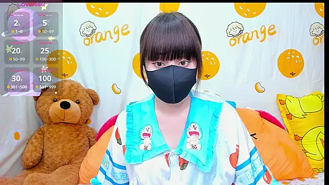 alonelove   online show from 10/18/25, 02:25