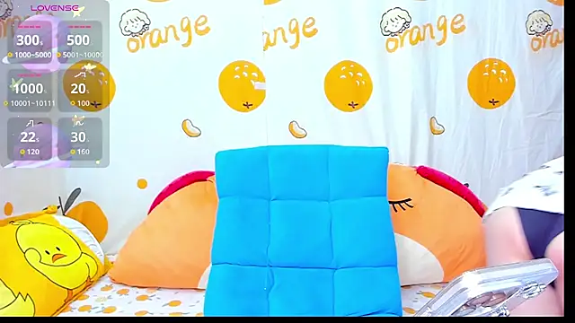 alonelove   online show from 11/11/25, 02:44