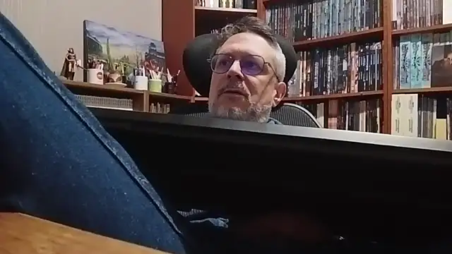 Mandra is a whore online show from 11/17/25, 10:37