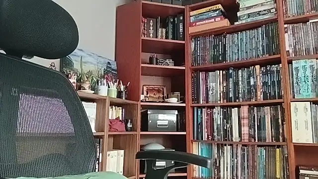 Mandra is a whore online show from 11/18/25, 10:41