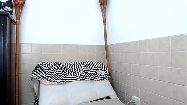 merlyna goldens online show from 03/21/25, 09:12