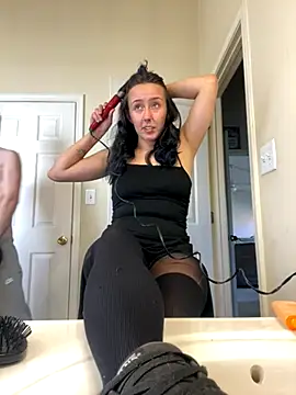 clarasosaa online show from 10/31/25, 05:47