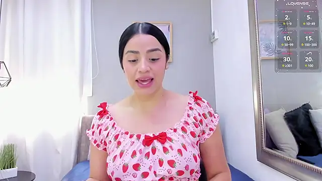 Snapshot of Paula_Desousa chatting on 09/16/25, 05:36 Paula Desousa online show from 09/16/25, 05:36