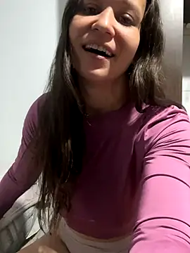 Snapshot of hotcookie28 chatting on 10/29/25, 10:17 hotcookie28 online show from 10/29/25, 10:17