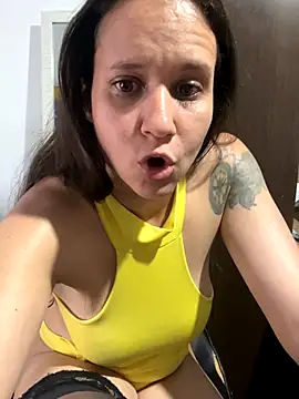 Snapshot of hotcookie28 chatting on 11/23/25, 08:30 hotcookie28 online show from 11/23/25, 08:30