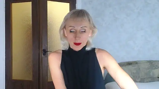 Snapshot of Kissiya-Allisya chatting on 04/13/26, 11:10 Kissiya-Allisya online show from 04/13/26, 11:10