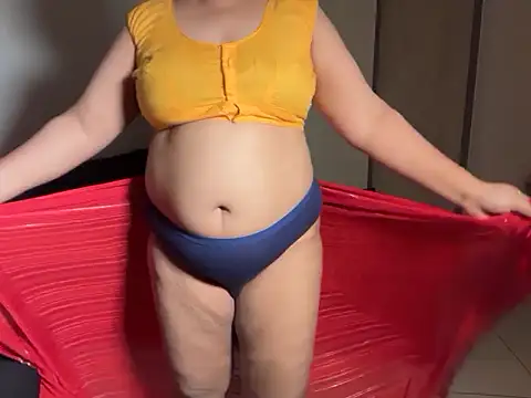 Snapshot of soniasharma0223 chatting on 11/10/25, 11:59 soniasharma0223 online show from 11/10/25, 11:59