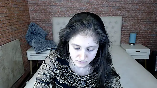 Holliy Cooper online show from 01/28/25, 04:30