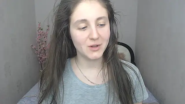 Holliy Cooper online show from 02/05/25, 02:48