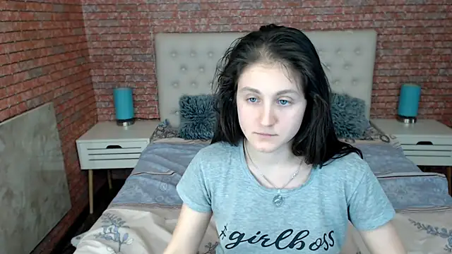 Holliy Cooper online show from 02/07/25, 03:19