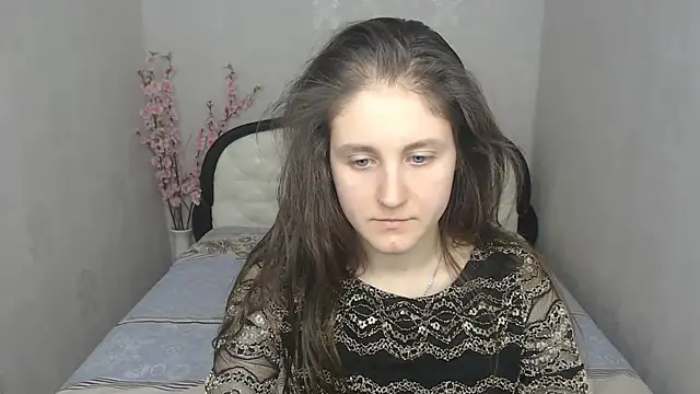 Holliy Cooper online show from 03/05/25, 12:44