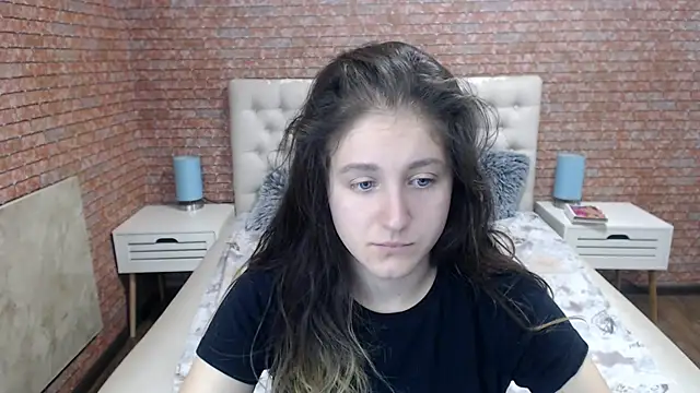 Holliy Cooper online show from 09/17/25, 06:59