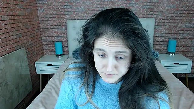 Holliy Cooper online show from 12/02/25, 06:52