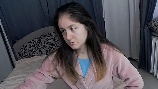 Holliy Cooper online show from 12/05/25, 10:35