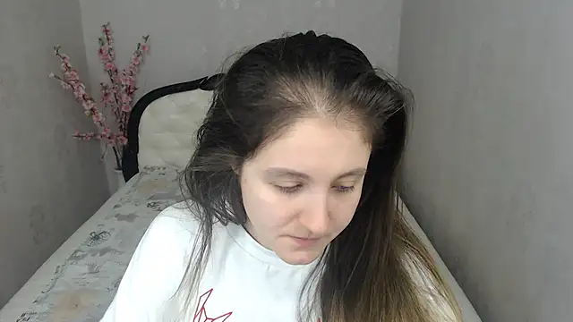 Holliy Cooper online show from 12/14/25, 09:47