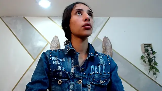 RoxanaCyrano  online show from 11/24/25, 07:24