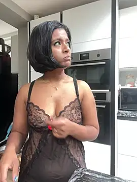 Snapshot of RoseMelanie chatting on 02/27/25, 10:37 RoseMelanie online show from 02/27/25, 10:37