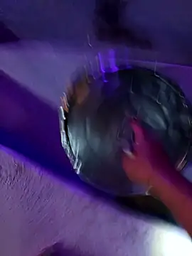 Snapshot of DULCE_ZOE chatting on 10/02/25, 12:17 DULCE ZOE online show from 10/02/25, 12:17