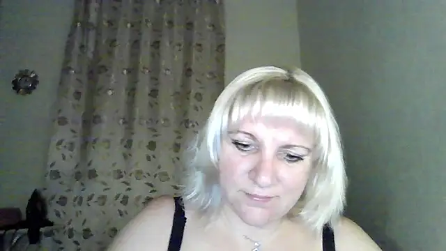 Snapshot of MeilomaWesa chatting on 10/22/25, 09:14 MeilomaWesa online show from 10/22/25, 09:14