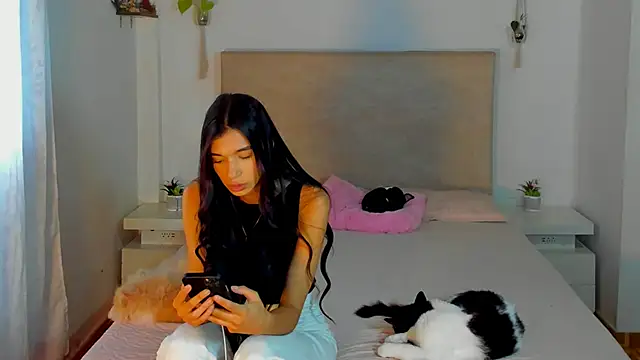 Snapshot of katt_pelaez chatting on 02/02/26, 08:51 katt pelaez online show from 02/02/26, 08:51