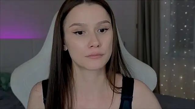 Snapshot of Madi_soon chatting on 10/07/25, 06:27 Madi soon online show from 10/07/25, 06:27