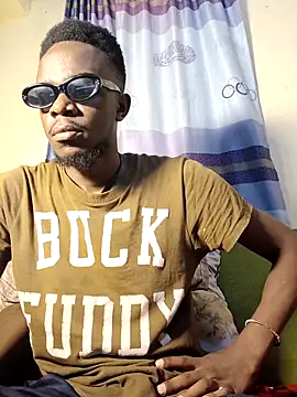 Snapshot of BIGDICKMULLAH chatting on 02/20/26, 04:40 BIGDICKMULLAH online show from 02/20/26, 04:40