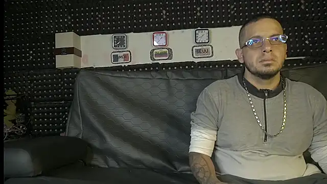 Snapshot of Dulce_yors chatting on 02/12/25, 06:40 Dulce yors online show from 02/12/25, 06:40