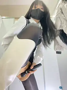 Snapshot of Asia-Lynn chatting on 01/05/25, 11:37 Asia-Lynn online show from 01/05/25, 11:37