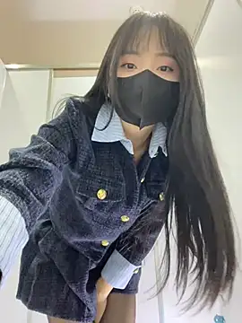 Snapshot of Asia-Lynn chatting on 01/20/25, 11:02 Asia-Lynn online show from 01/20/25, 11:02