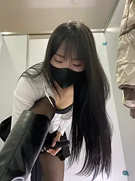 Snapshot of Asia-Lynn chatting on 01/21/25, 04:37 Asia-Lynn online show from 01/21/25, 04:37