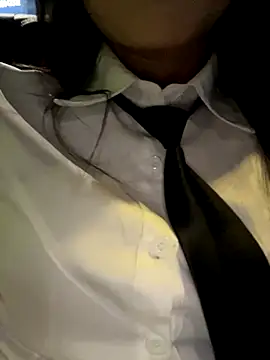 Snapshot of Asia-Lynn chatting on 10/15/25, 12:27 Asia-Lynn online show from 10/15/25, 12:27