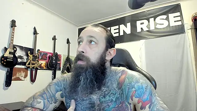 Snapshot of StevenRiseNYC chatting on 11/21/25, 02:10 StevenRiseNYC online show from 11/21/25, 02:10