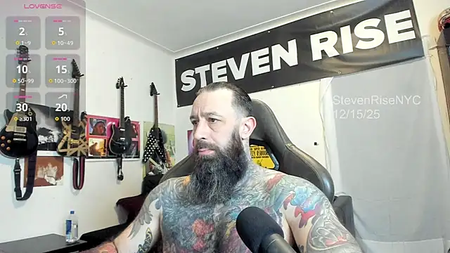 Snapshot of StevenRiseNYC chatting on 12/15/25, 03:05 StevenRiseNYC online show from 12/15/25, 03:05