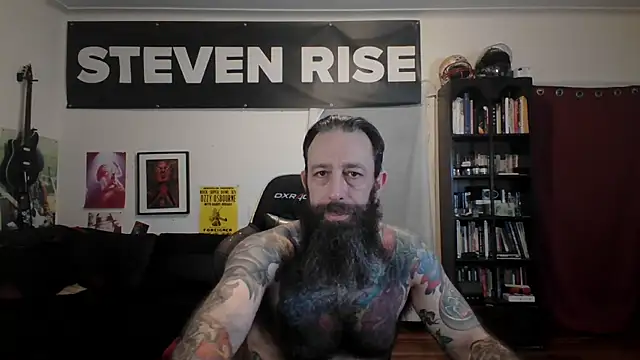 Snapshot of StevenRiseNYC chatting on 06/08/26, 10:59 StevenRiseNYC online show from 06/08/26, 10:59