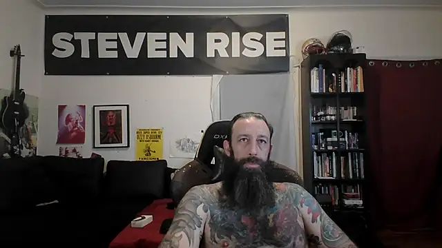Snapshot of StevenRiseNYC chatting on 06/12/26, 10:58 StevenRiseNYC online show from 06/12/26, 10:58