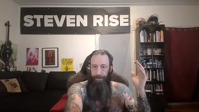 Snapshot of StevenRiseNYC chatting on 06/20/26, 10:40 StevenRiseNYC online show from 06/20/26, 10:40