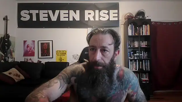 Snapshot of StevenRiseNYC chatting on 06/21/26, 10:51 StevenRiseNYC online show from 06/21/26, 10:51