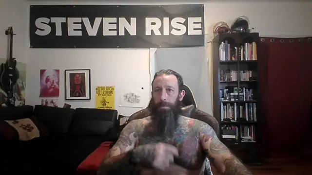 Snapshot of StevenRiseNYC chatting on 06/22/26, 10:45 StevenRiseNYC online show from 06/22/26, 10:45
