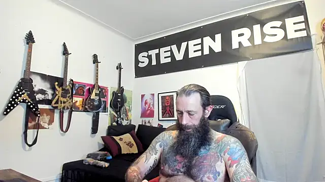Snapshot of StevenRiseNYC chatting on 06/24/26, 12:20 StevenRiseNYC online show from 06/24/26, 12:20