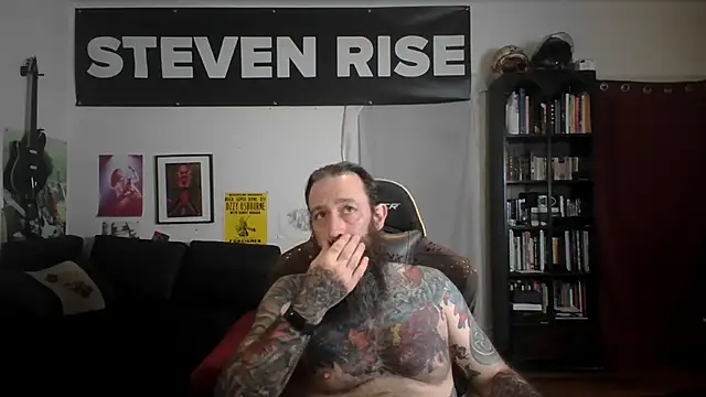 Snapshot of StevenRiseNYC chatting on 06/24/26, 12:26 StevenRiseNYC online show from 06/24/26, 12:26