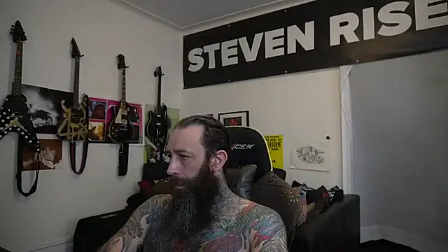 Snapshot of StevenRiseNYC chatting on 06/28/26, 05:30 StevenRiseNYC online show from 06/28/26, 05:30