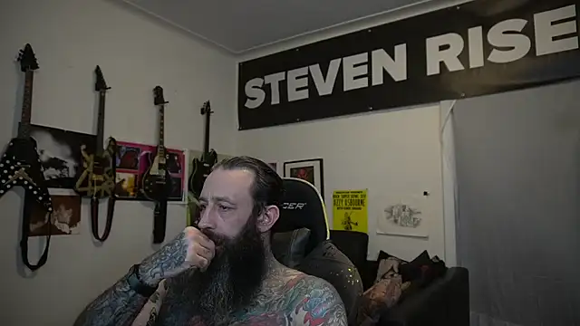 Snapshot of StevenRiseNYC chatting on 06/30/26, 12:44 StevenRiseNYC online show from 06/30/26, 12:44