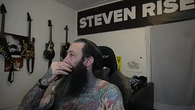 Snapshot of StevenRiseNYC chatting on 07/15/26, 10:42 StevenRiseNYC online show from 07/15/26, 10:42