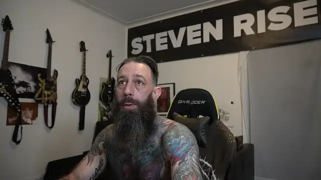 Snapshot of StevenRiseNYC chatting on 07/16/26, 10:32 StevenRiseNYC online show from 07/16/26, 10:32