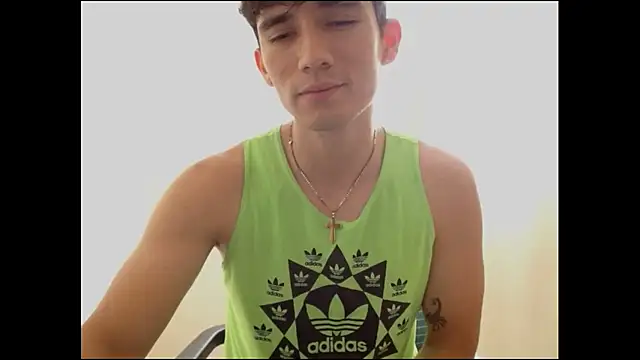 Snapshot of ChicoMaloFfF chatting on 12/20/25, 09:44 ChicoMaloFfF online show from 12/20/25, 09:44