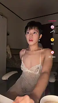 Snapshot of Plaxtique chatting on 01/10/26, 08:54 Plaxtique online show from 01/10/26, 08:54