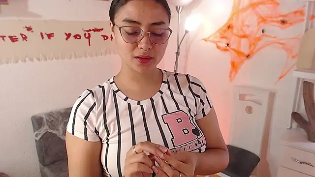  Kim  M online show from 10/25/25, 03:07